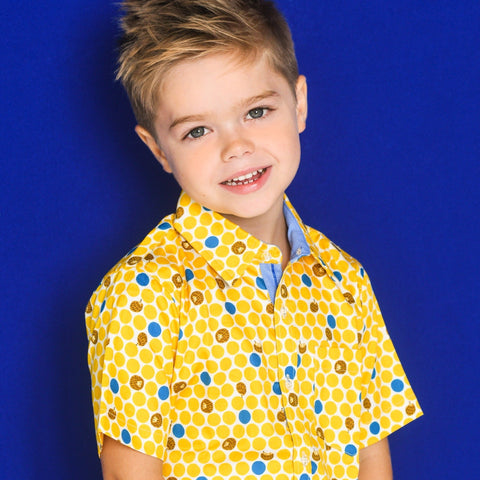 Yellow hedgehog shirt in short sleeves with contrast chambray trim